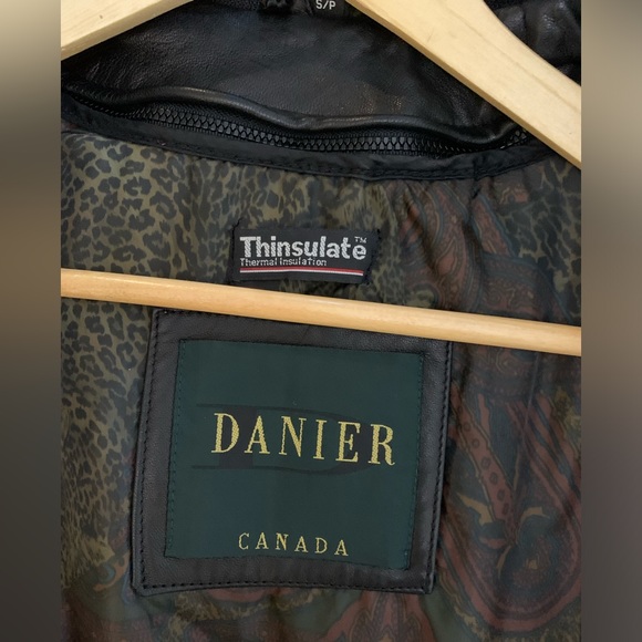 Danier Leather Thinsulate Coat with removable liner. - Picture 8 of 10